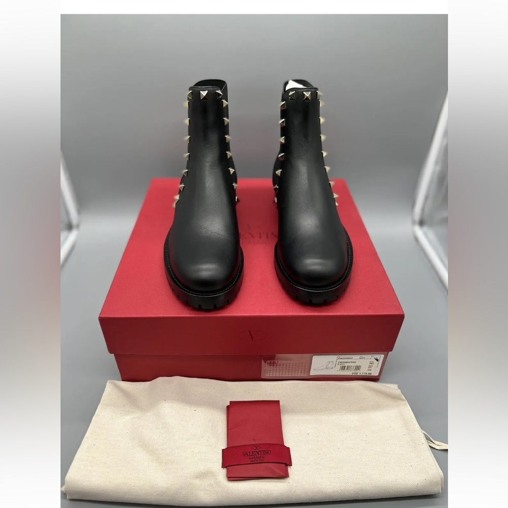 Valentino Garavani rockstud ankle boot Size:37